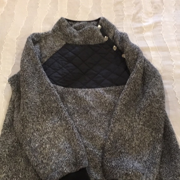 Sweaters - Fuzzy sweater size l